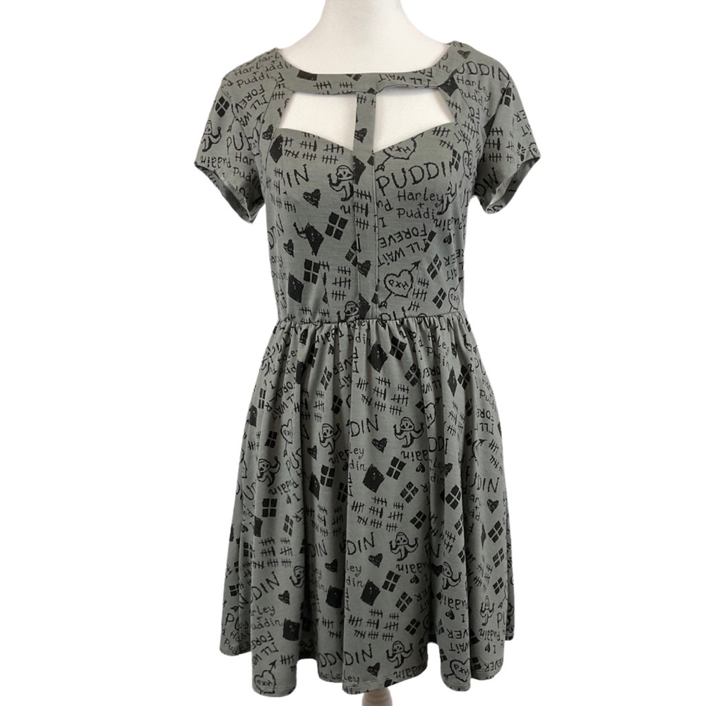 Harley Quinn Hot Topic Graffiti Dress Womens S - Picture 3 of 8